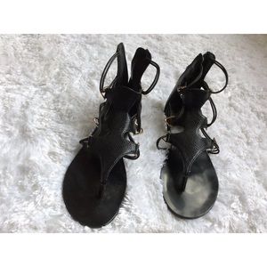 Aldo women’s shoes sz 8.5 black gold